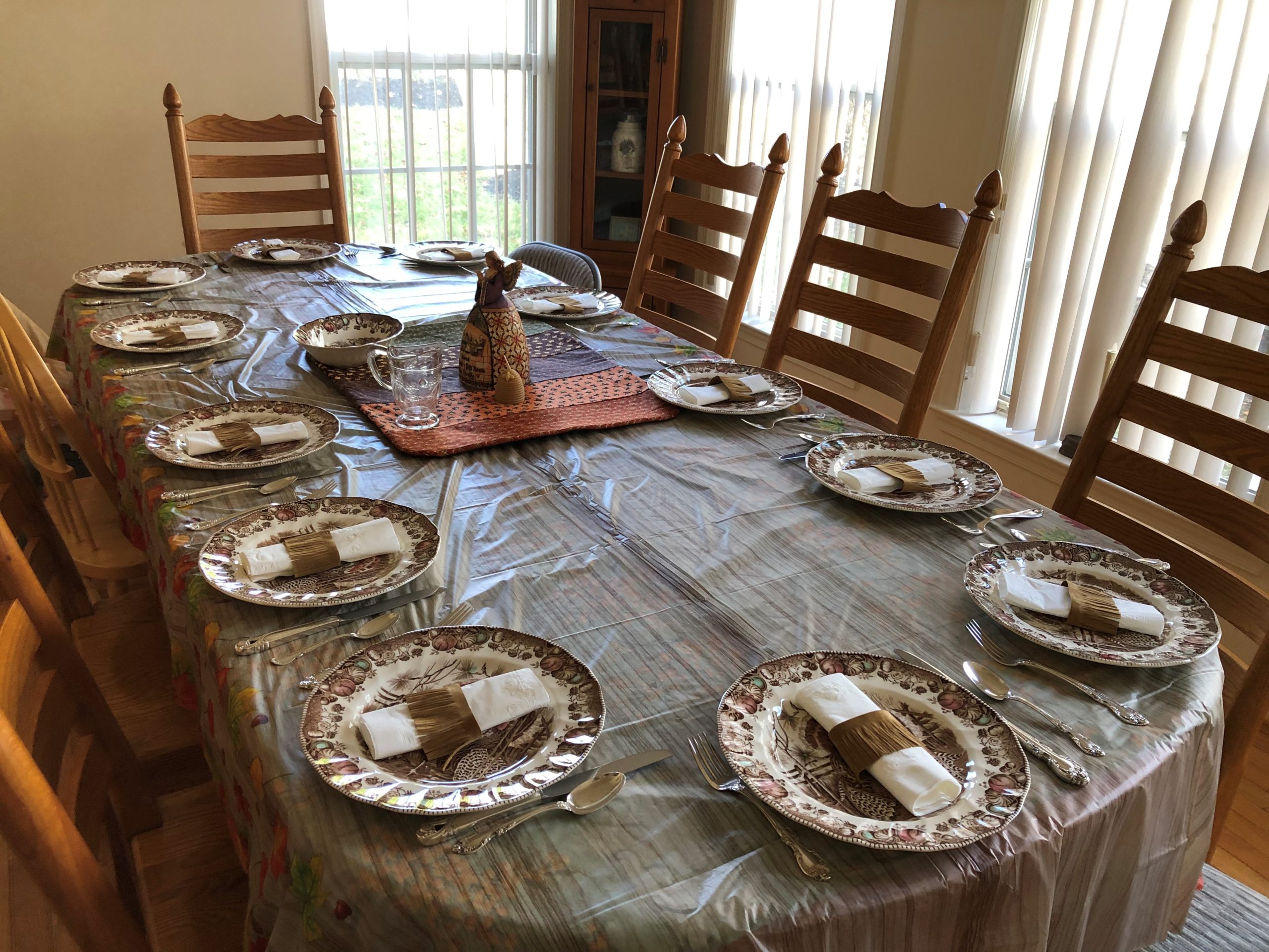 Thanksgiving table